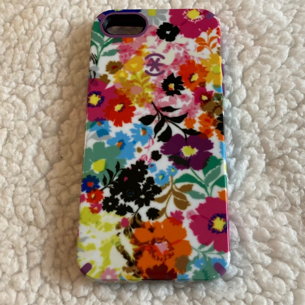 Flowered Speck iPhone 7 case